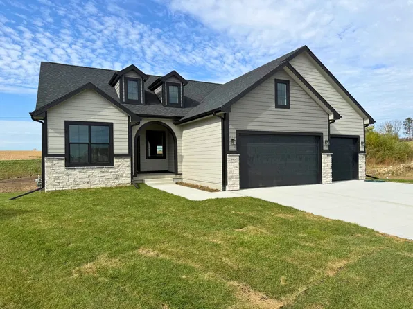 2712 Ponte Pl, Adel, IA 50003