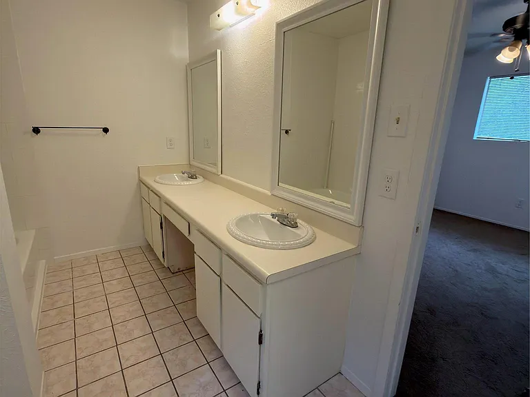 5601 Porsche Ln — Photo 10