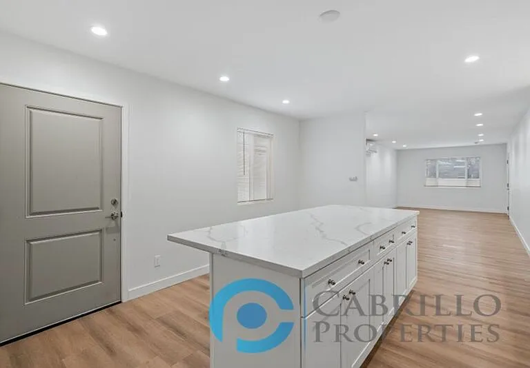 3645 Logan Ave — Photo 9