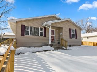 1001 Geraldine Ave, Urbana, IL 61801