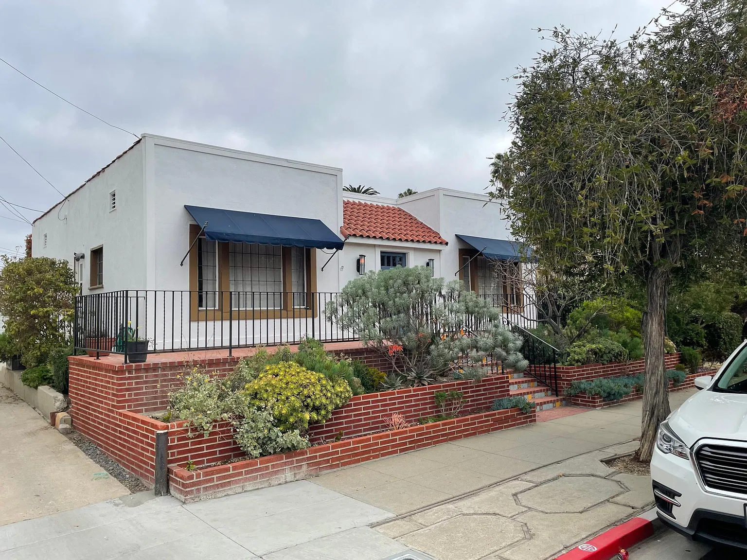 2 bed, 1704 sqft, $4,000 — Photo 2