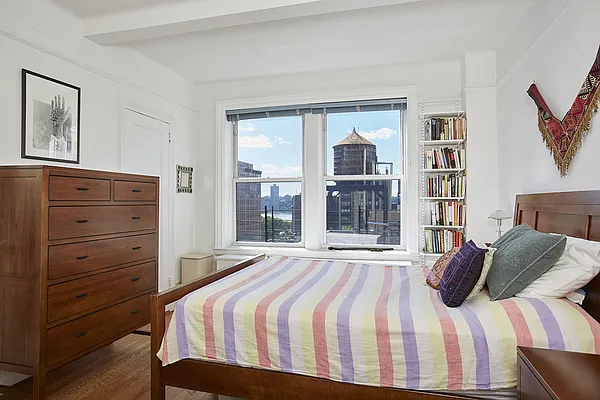 Sold by Stribling | media 4