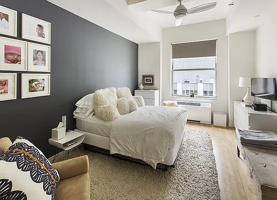Sold by Warburg | media 6