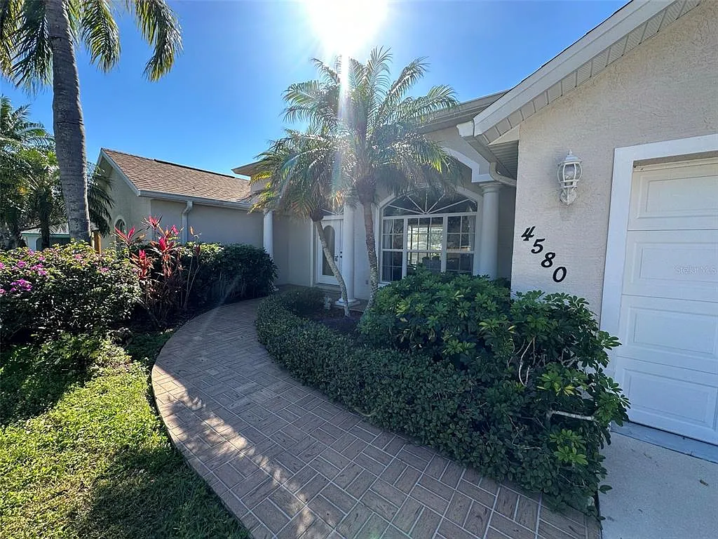 3 bed, 2.5 bath, 2094 sqft, $4,500 — Photo 2