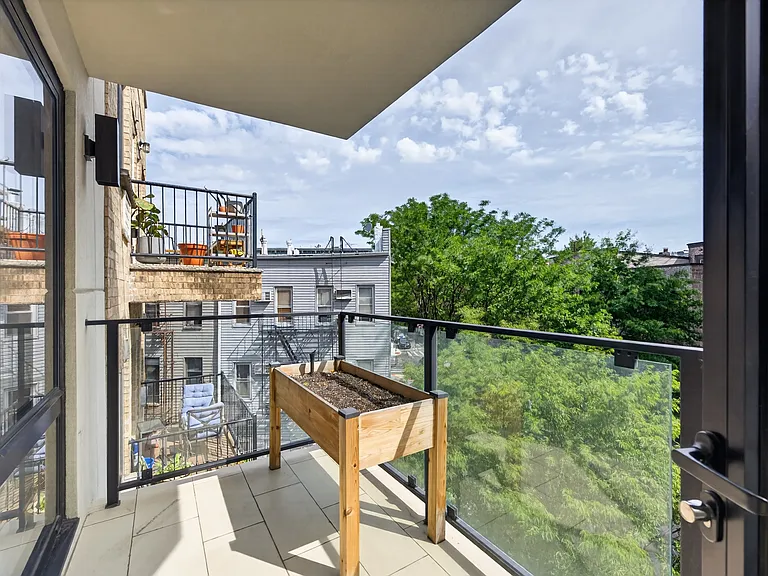 61 N Henry St #3 — Photo 10