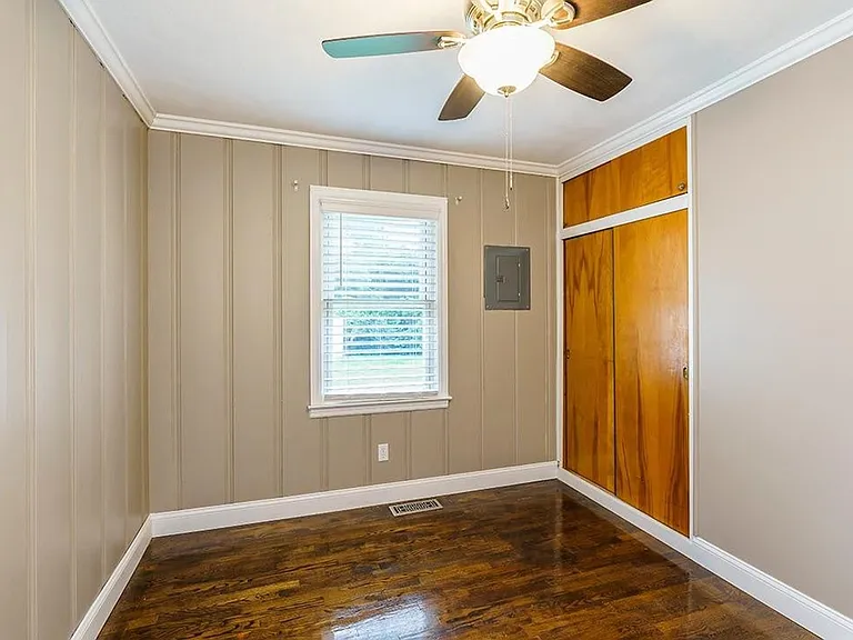 493 Barkley Dr — Photo 17