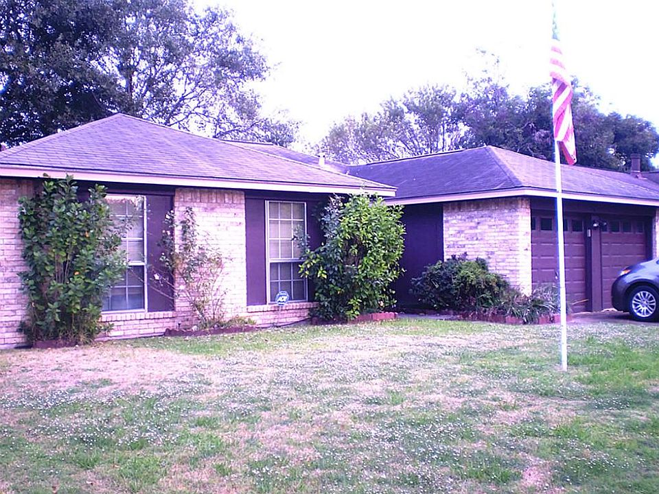 1st image of 914 River Creek Dr