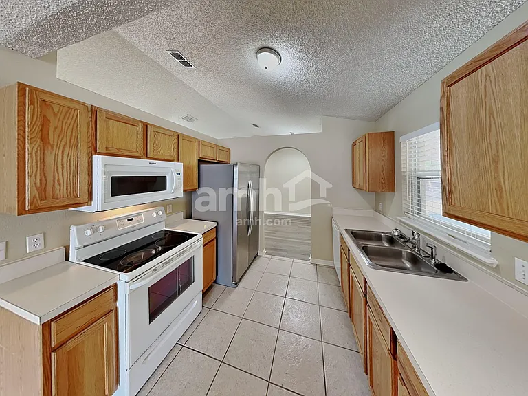 2925 Canyon Trail Ln — Photo 3