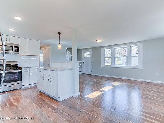 5th image of 539 Windsor St