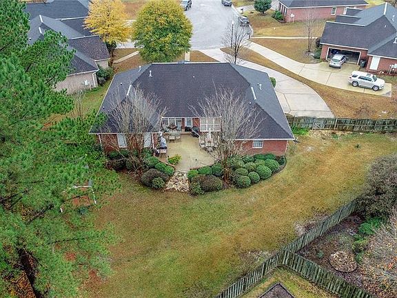 3rd image of 3610 Acorn Ave
