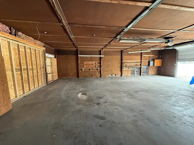3317 E Jackson St — Photo 3