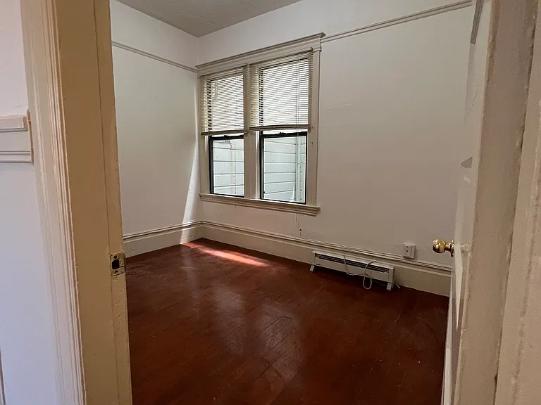 29 Hodges Aly — Photo 8