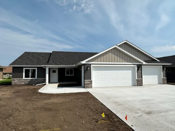 1690 Hurst Castle Rd, Saint Cloud, MN 56303