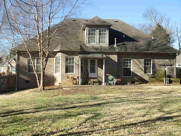 3rd image of 724 Briarwood Ct