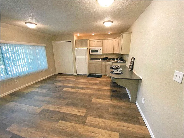 Capitol Apartments — Photo 12