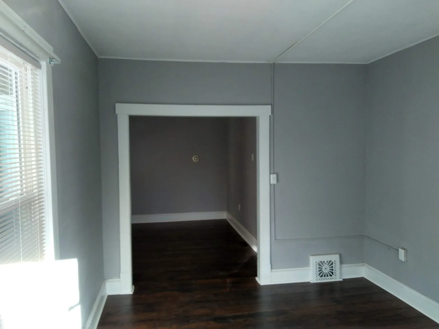 3 bed, 1.0 bath, 1200 sqft, $1,200 — Photo 4