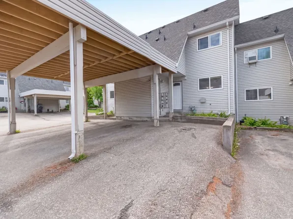2221 5th Ave NE, Salmon Arm, BC V1E 2J9