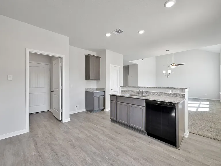 2140 Cedar Bend Dr — Photo 15