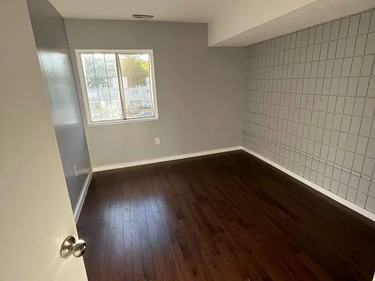 76 Sherman Ave — Photo 8
