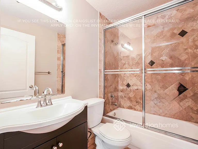 829 W Charing Cross Cir — Photo 15
