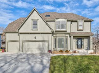 2408 SW Winterview Ct, Lees Summit, MO 64081