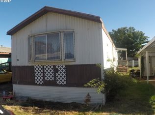 206 Berry Loop Ln, Roseburg, OR 97471