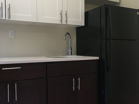 2nd image of 525 E 21st St APT 1A