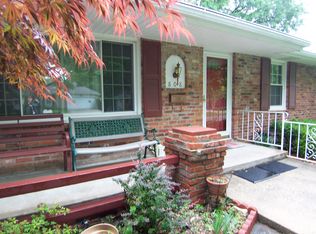 808 NE Orchard Dr, Lees Summit, MO 64063