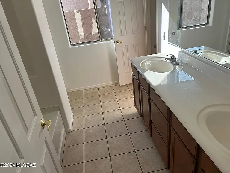 12822 E Red Iron Trl — Photo 10