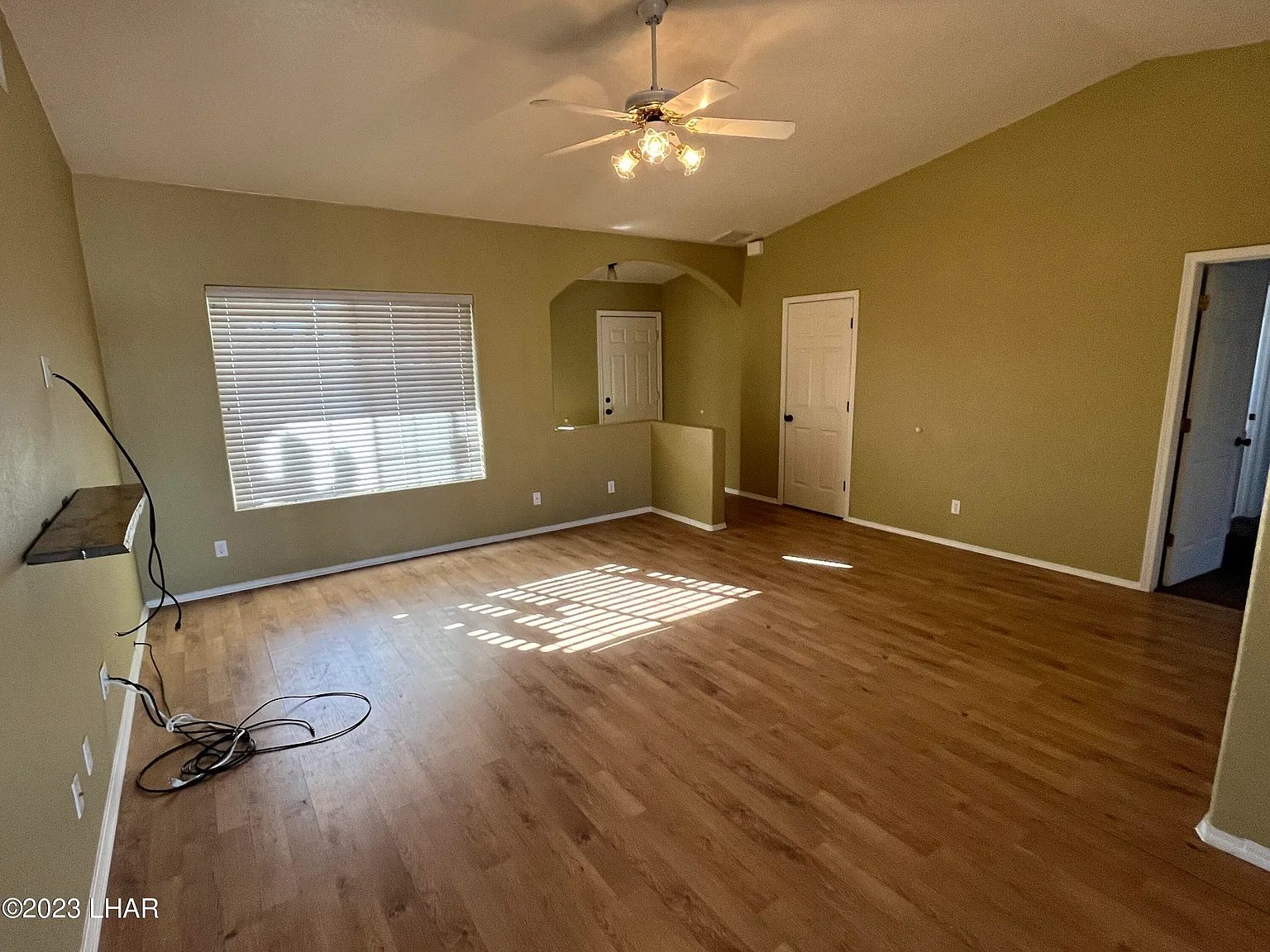 3 bed, 2.0 bath, 1265 sqft, $1,750 — Photo 4