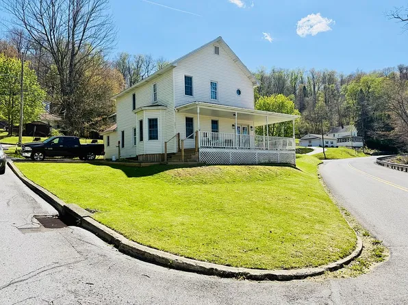 39824 State St, Ridgway, PA 15853