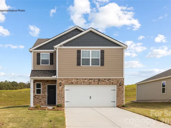 655 13th Avenue Dr NE, Hickory, NC 28601