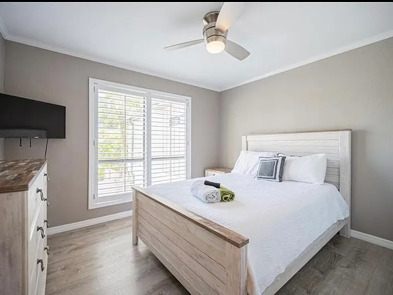 4001 Beneva Rd #421 — Photo 17