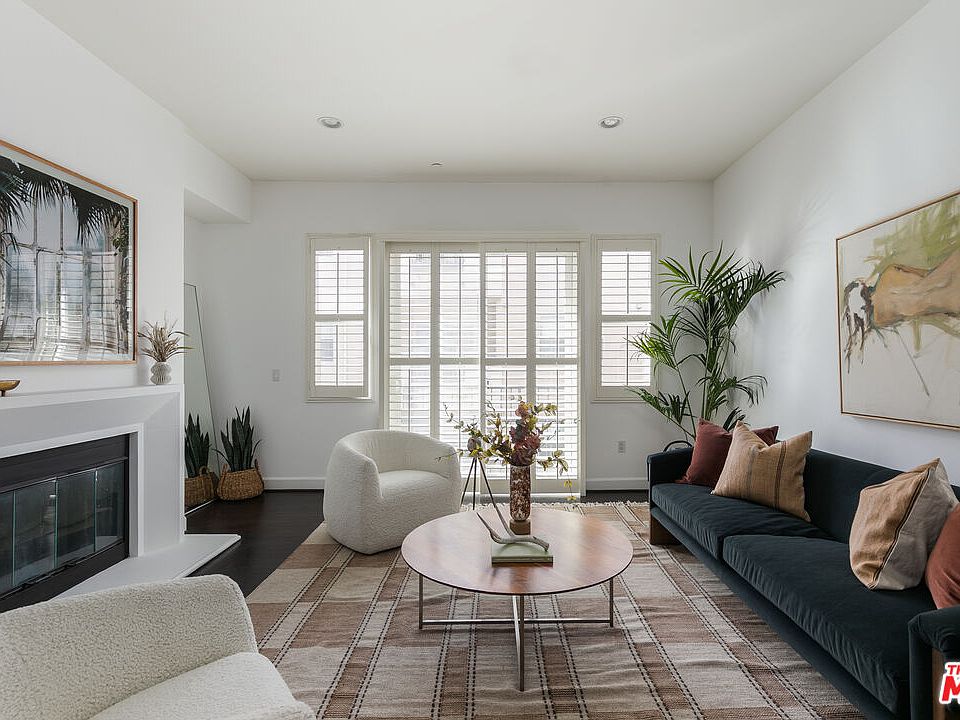 1st image of 10878 Bloomfield St #305