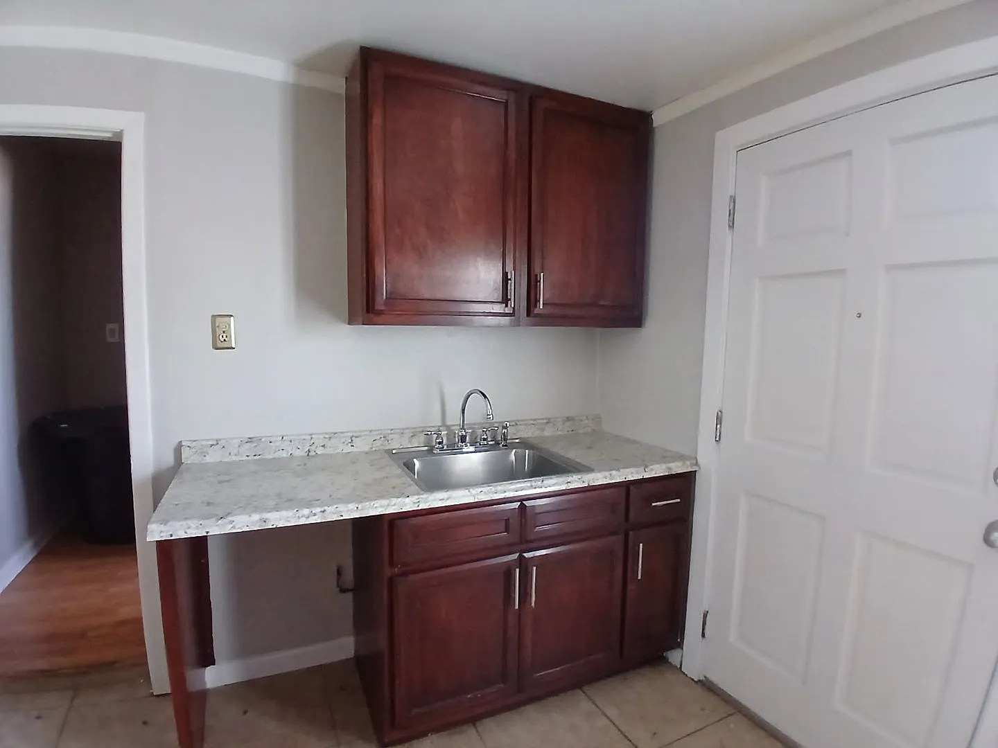 445 Rosemont St — Photo 4
