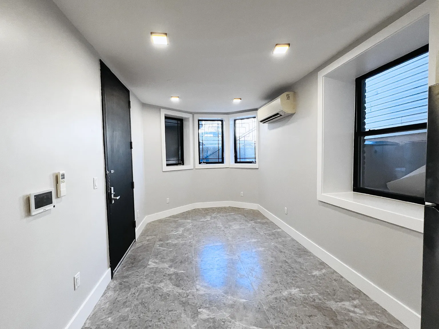 2 bed, $2,100 — Photo 2