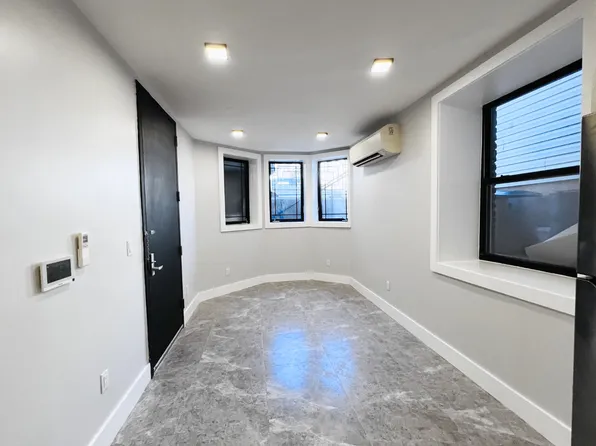 126 Randolph Avenue image 2 of 16