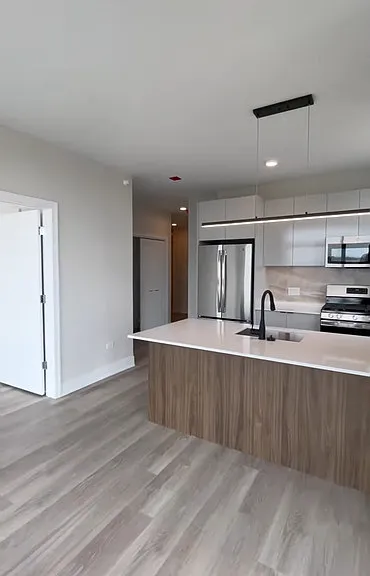 1214 W Van Buren St — Photo 1