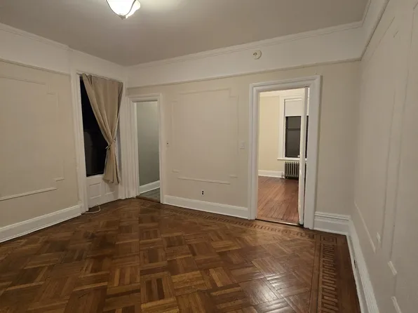 154 Prospect Park West image 1 of 9