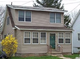 38 S 18th St, New Hyde Park, NY 11040