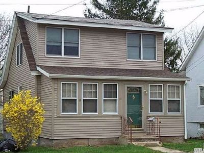 38 S 18th St, New Hyde Park, NY, 11040