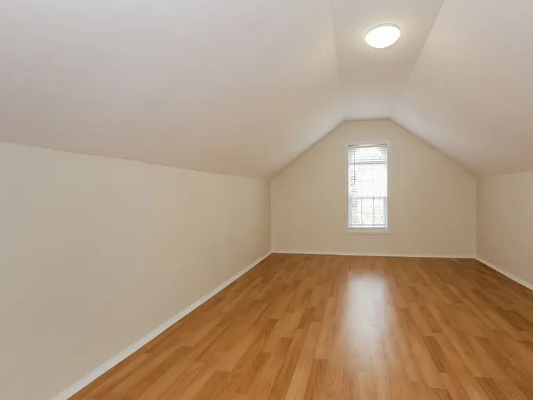 8264 Chatham Oaks Dr — Photo 7