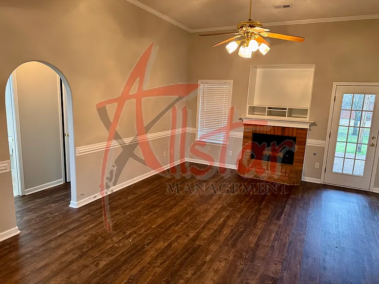 1324 Biloxi St — Photo 8
