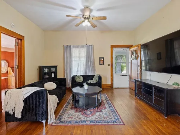 214 N Walnut St, Genoa, NE 68640