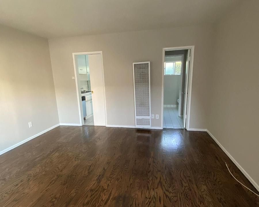 1st image of 11178 Culver Blvd #12
