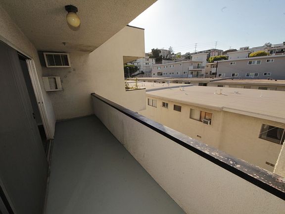 5th image of 10615 Rose Ave #305