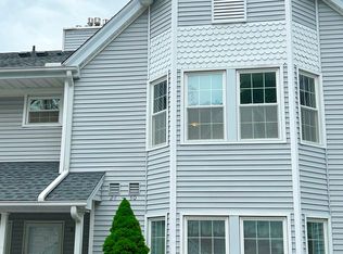 30 Woodhill Rd #30, Milford, CT 06461