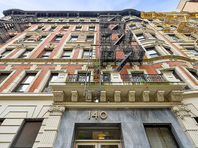 140 E 17th St #6E — Photo 8