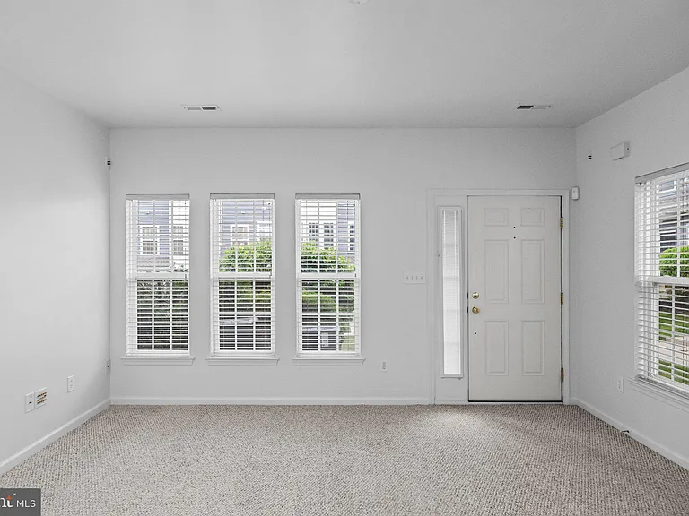 13 River Ln — Photo 7