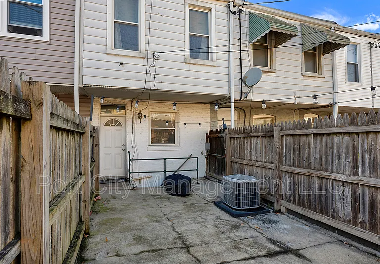 341 S Macon St — Photo 22